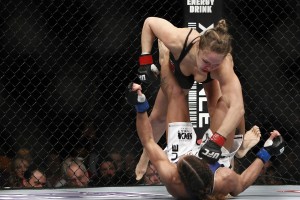 Ronda Rousey vs Liz Carmouche