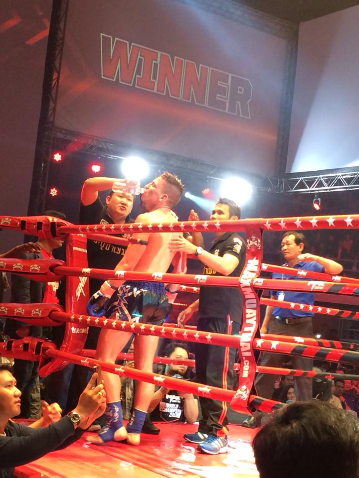 Buakaw победа
