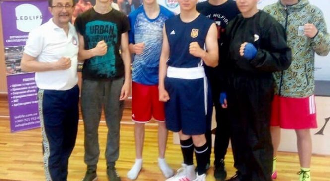 Все одесситы вернулись с наградами с чемпионата Украины по боксу среди старших школьников, показав 100% результат